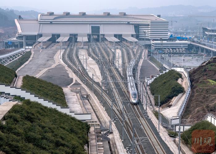 首发动车组为复兴号!成自宜高铁正式发车