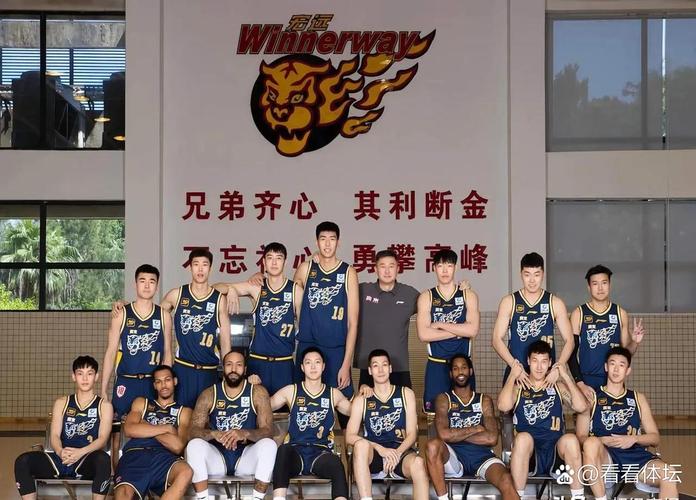 CBA综合:广东大胜深圳赢“德比” 广厦险胜上海保连胜
