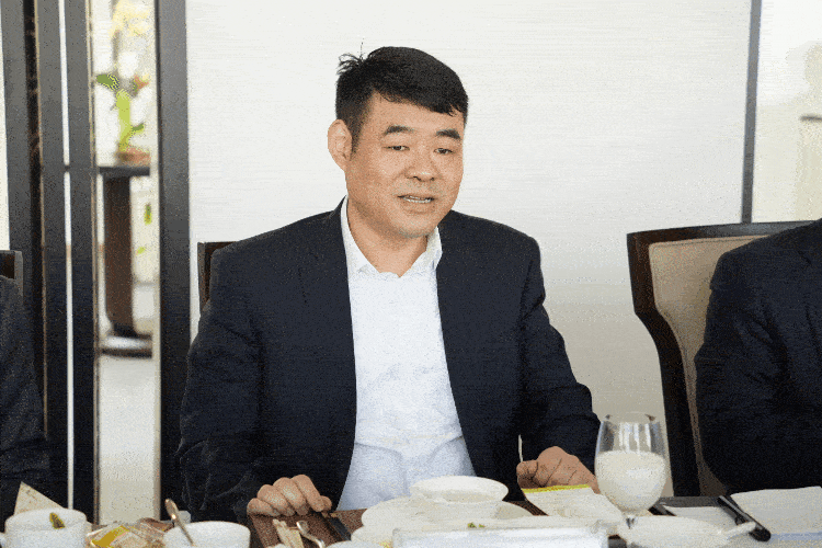 黟县县委书记请企业家喝早茶