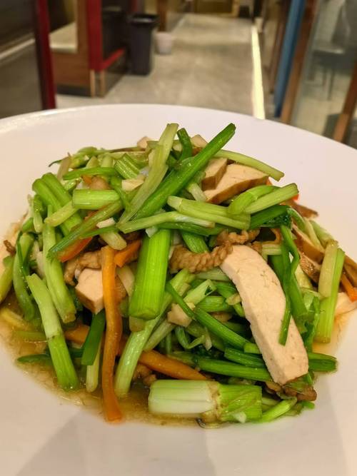 水芹清火、白菜润燥,教您吃对春节餐桌上的“馐”!