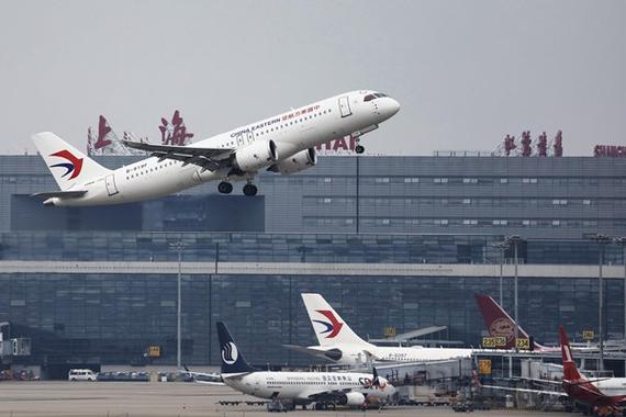 香港→上海 C919首次境外商业飞行