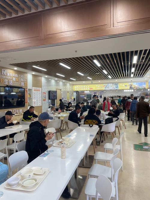 社区食堂作为政府主导的便民工程,越来越受到百姓青睐与依靠 办好小食堂 托举大民生