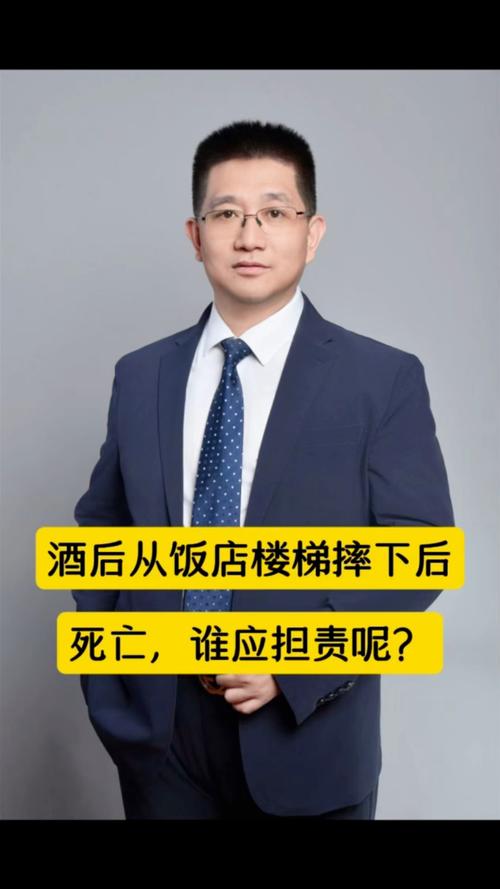 江西一餐厅包厢吊顶坠落致一顾客受伤,当地通报:伤者抢救无效死亡,餐饮店停业整顿