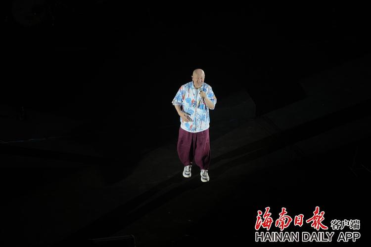 腾格尔三亚开唱