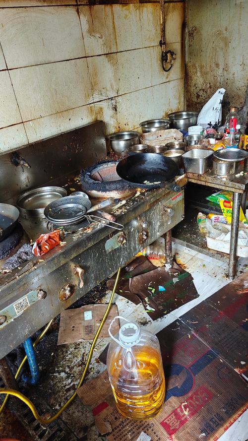 肮脏小作坊,怎么就“变身”高分外卖店?