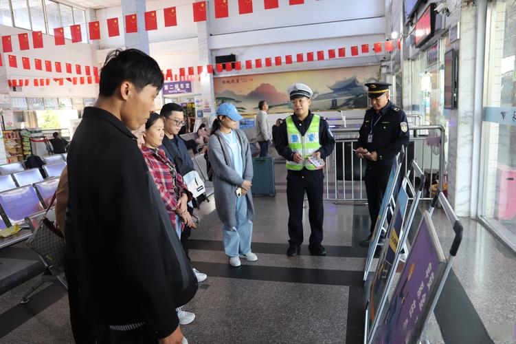 永仁交警严把客运安全关