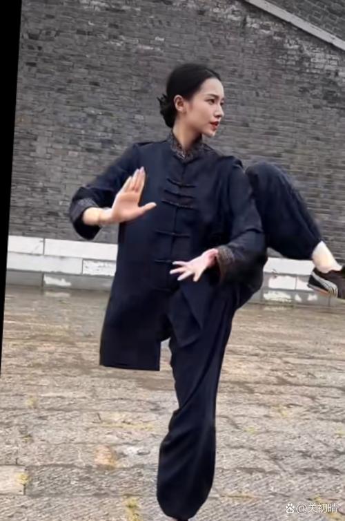 湖北代表团对剑项目运动员:默契“姐妹花”显女侠风范