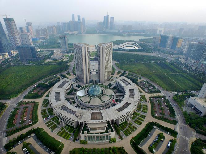 航拍合肥市青少年活动中心