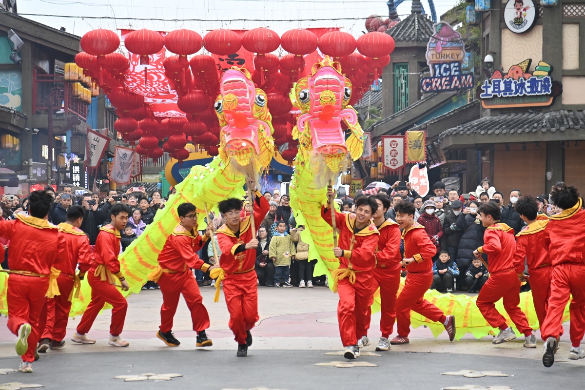 广西瑶乡“摆迓圣”闹元宵引万人空巷