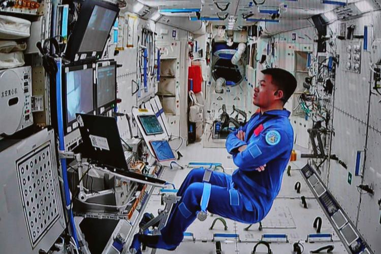 在轨超90天、两次出舱、多项实(试)验项目 神舟十八号乘组收获满满