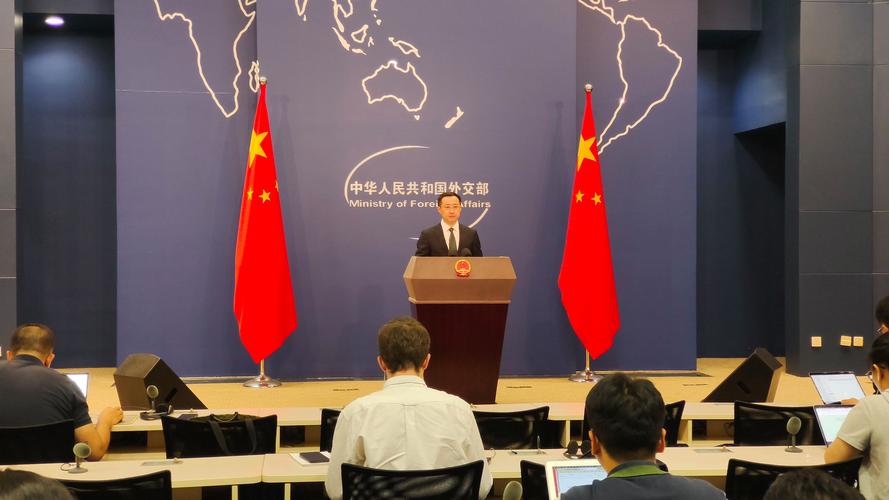 外交部:无论菲方出台何种政策,都不得影响中国主权和权益