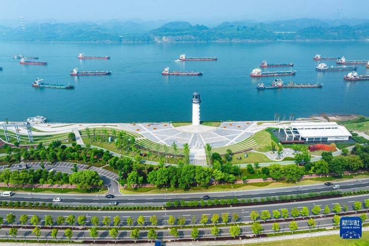稳居世界第一!2024年长江干线港口货物吞吐量预计超40亿吨