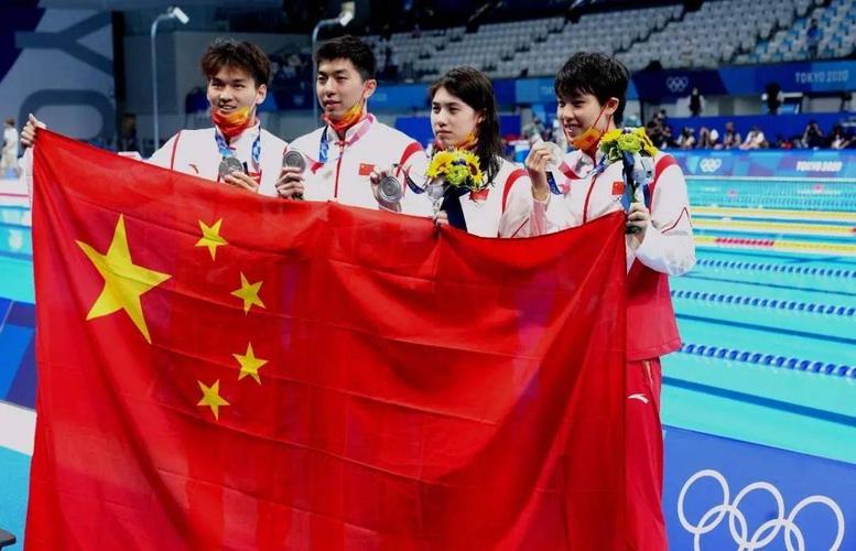 祝贺！中国队夺得游泳男女混合4×100米混合泳接力银牌