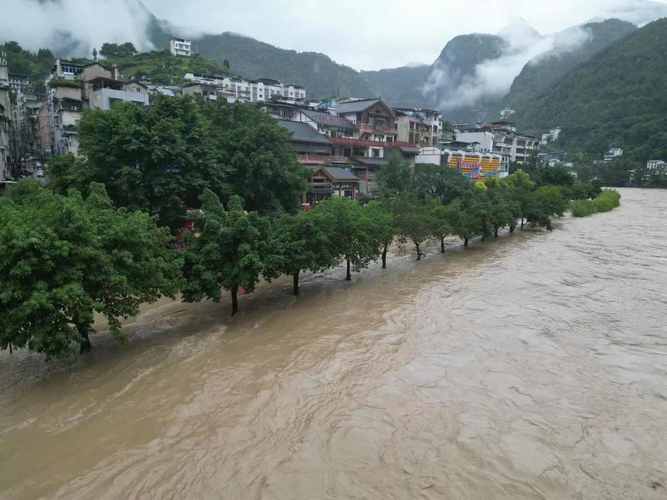 重庆市巫溪县发布暴雨黄色预警_1