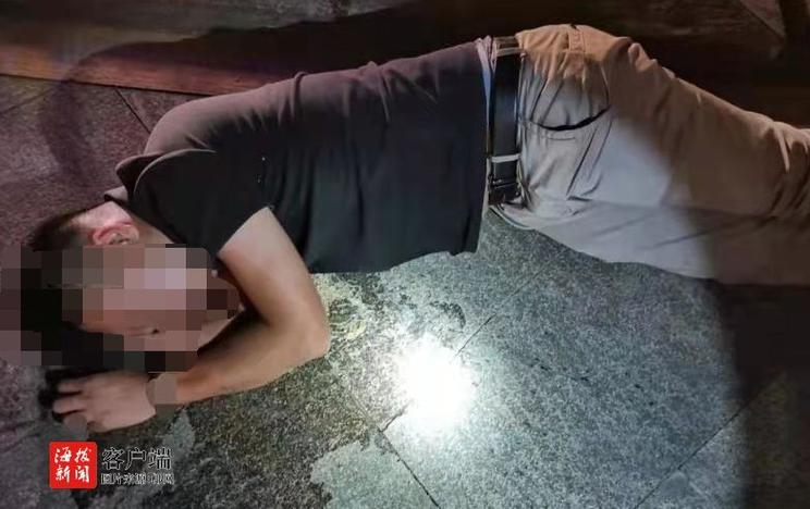 男子醉卧海口街头遭车辆碾压致死 司机弃车逃逸找朋友顶替