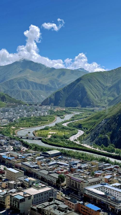 青海玉树:文化旅游市场加速回暖