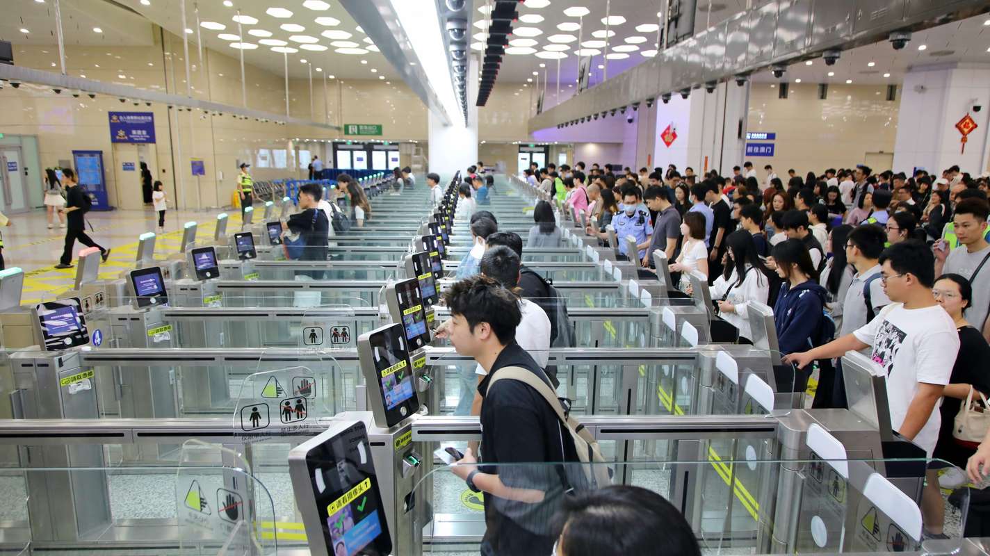 验放出入境旅客超19.8万人次!横琴口岸春节客流持续攀升