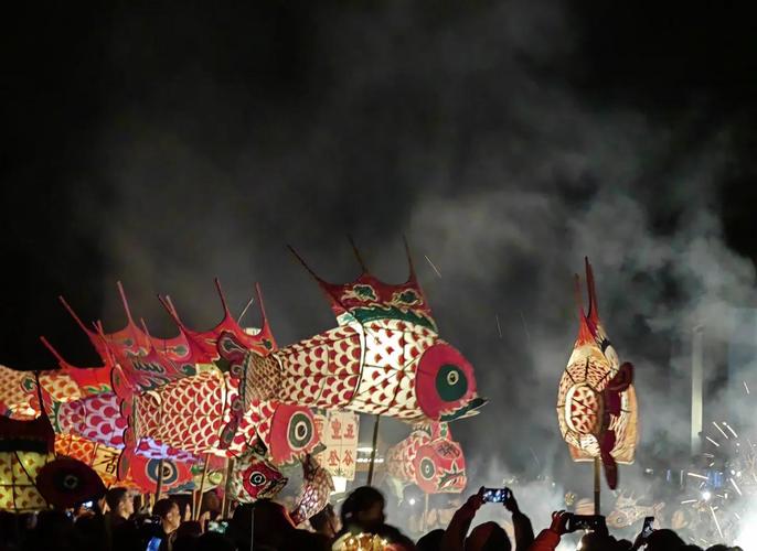 鱼灯与徽派建筑的绝美邂逅!西溪南千年古村年味浓